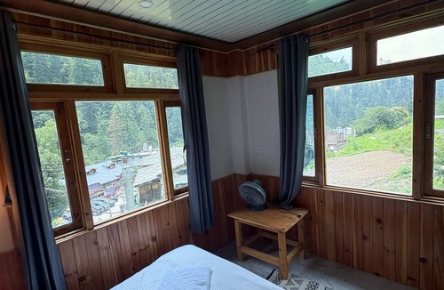 Ghiyagi Hotel | The Pahadi Soul Stay and Café
