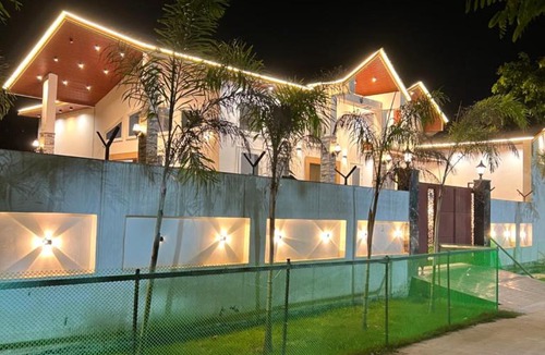 Greater Noida Villa | The Palm Grove Farm Villa