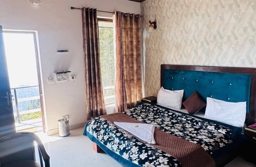 Mussoorie Hotel | The Pari world Homestay and Restaurant