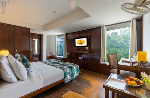 South West Resort | The Plaza Arch Premium - Del IGI Airport