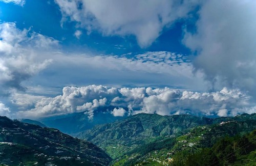 Kufri Hotel | The Prakriti Resort Shimla l Lift l Multi Cuisine Restaurant l Free Parking l By Exotic Stays