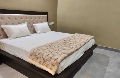 Ambala Hotel | The Republic Hotel