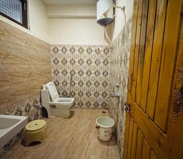 Kasol House | The Riverwoods - Cafe & Stay
