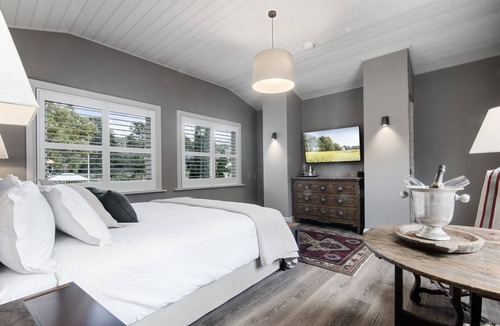 Sandy Bay Bed & Breakfast | The Rivulet
