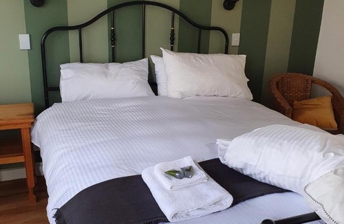 Drouin West Hotel | The Robinhood Inn - Drouin