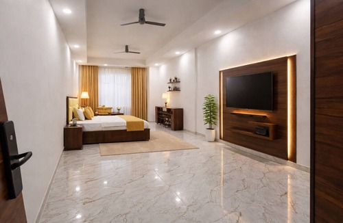 Nawada Hotel | THE ROYAL HEIGHT