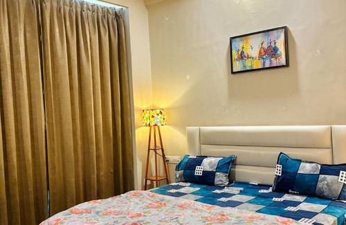 Greater Noida Bed & Breakfast | The Sky Cabin