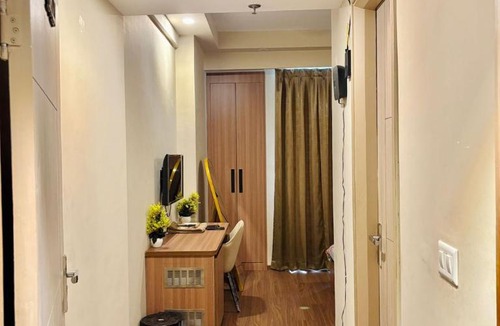 Greater Noida Bed & Breakfast | The Sky Cabin