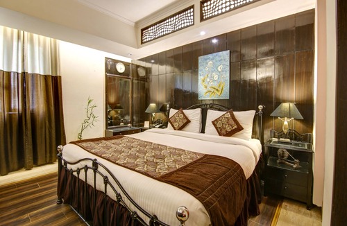 Greater Kailash I Hotel | The Solace