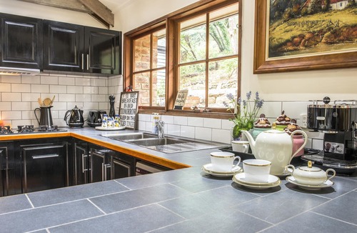 Kallista House | The Stone On The Hill - This is a contemporary 3 bedroom home with high ceilings, a coonara log fire and central heating.