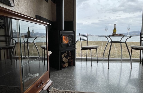 Penna Apartment | The Studio - Seclusion by the water with your own private beach.
