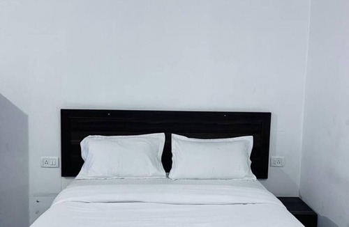 Calangute Hotel | The Sunshine AC Double Bed 3