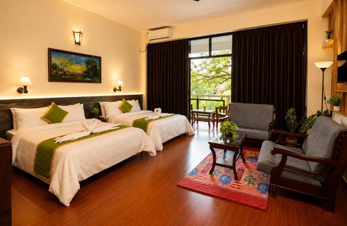 Kovalam Hotel | The Travancore Palace Beach Resort