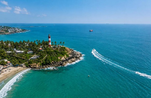 Kovalam Hotel | The Travancore Palace Beach Resort