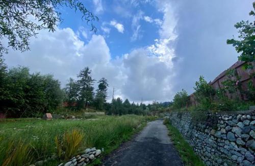 Srinagar House | The troutt stream