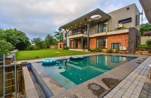 Anjaneri Villa | The Vine Villa, Nashik by Ebony Stays | Private Pool Stay with Vineyard Views