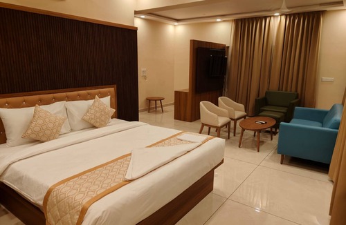 Sarjapur Hotel | The Waves Hotel Sarjapura