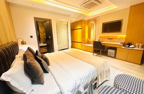 Uttara Hotel | The Zabeer Dhaka