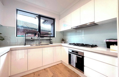 Glen Waverley House | This house is a 4 bedroom(s), 3.5 bathrooms, located in Glen Waverley, VIC.