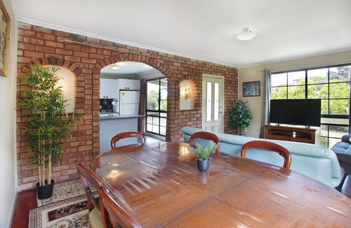 Coburg North House | Three Bedroom Sweet Retreat in Coburg