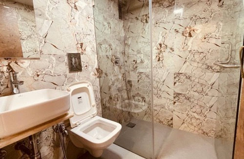 Santacruz Apartment | TIM Santacruz Mumbai Airport