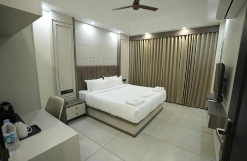 Erattupetta Hotel | Time Square Inn
