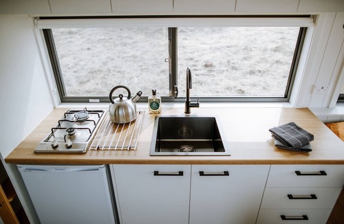 Tooborac Cabin | Tiny Pip Summary: Tin