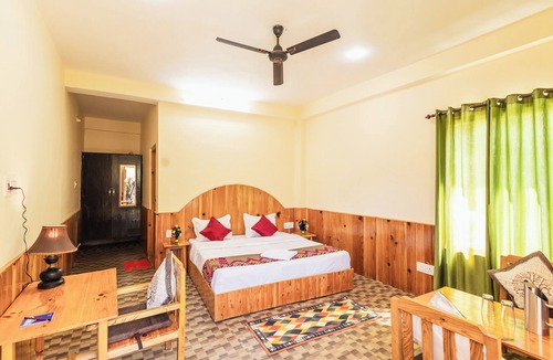 Banjar Hotel | Tirthan River Echoes