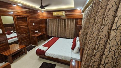 Siliguri Hotel | Tirupati Lodge NJP