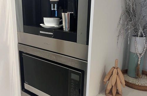 Toukley House | Toukley Waterfront Holiday Home perfect for mutligenerational families,Sleeps 14