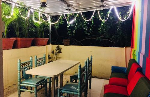 Santacruz Hostel | Town Hostel Mumbai - AC Dormitory
