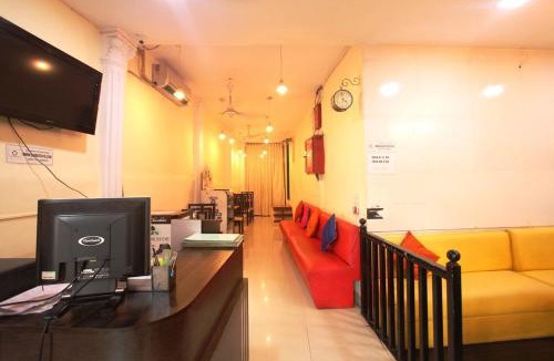 Santacruz Hostel | Town Hostel Mumbai - AC Dormitory