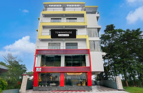 Madanpur Hotel | Townhouse AIIMS Kolkata Formerly Tanish Inn