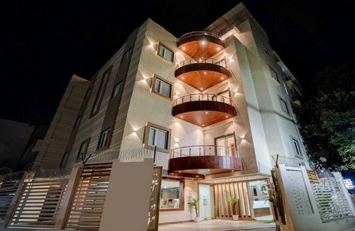 Varanasi House | Townhouse Khojwa Post Office