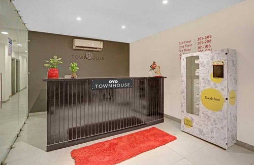 New Delhi House | Townhouse Samaypur Badli Metro Station