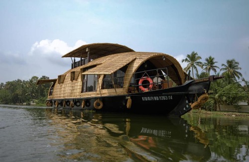 Champakulam Boat Rental | Traditional Luxury Houseboat Island of Hope -Alleppey