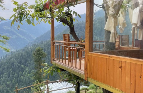 Banjar Cabin | Tranquil 1-bedroom cabin in marvelous Kullu for a cozy stay