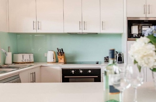 Woy Woy House | Tranquil Abode with Spa & Jetty