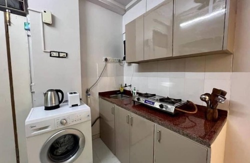 Girgaon Apartment | Tranquil Studio Nestled in Heart of Bandra/Khar
