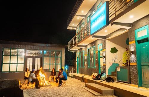Kasol Hostel | Traverse Hostel Kasol - River Access