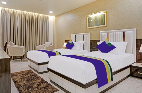 Nagpur Hotel | Treebo Premium Golden Bliss Trimurti Nagar Square