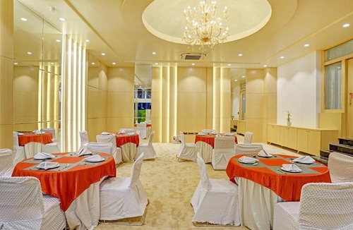 Nagpur Hotel | Treebo Premium Golden Bliss Trimurti Nagar Square