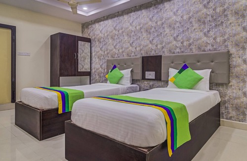 Madhapur Hotel | Treebo Royal Signature