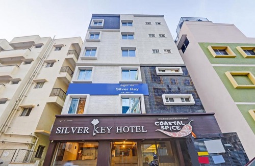 Marathahalli Hotel | Treebo Silver Key, Marathahalli