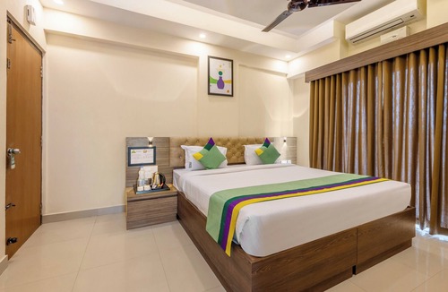 Mangalore Hotel | Treebo Sky City Grand