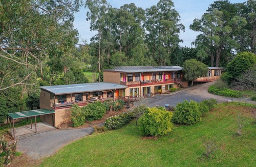 Silvan Apartment | Treetops Silvan Valley Lodge 7 night discounts