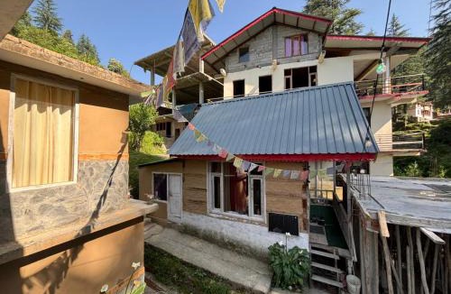Jibhi House | Trio Nest