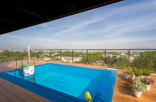 Lake Pichola Hotel | Tripli Hotels WonderCliff
