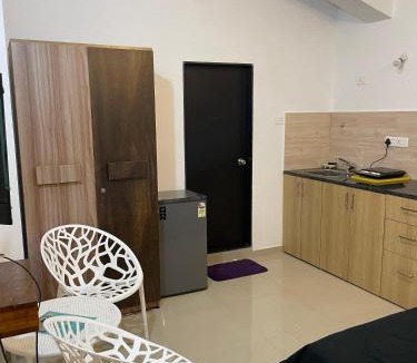 Arpora Hotel | Triyaah Pool View Studios Arpora, Goa