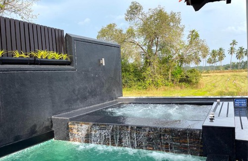 Vagator Villa | TROPICAL BREEZE 3BHK Bali Private Pool & Jacuzzi